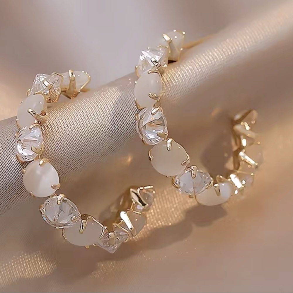 C Shape Full Shiny Rhinestone Decor Hoop Earrings in gold